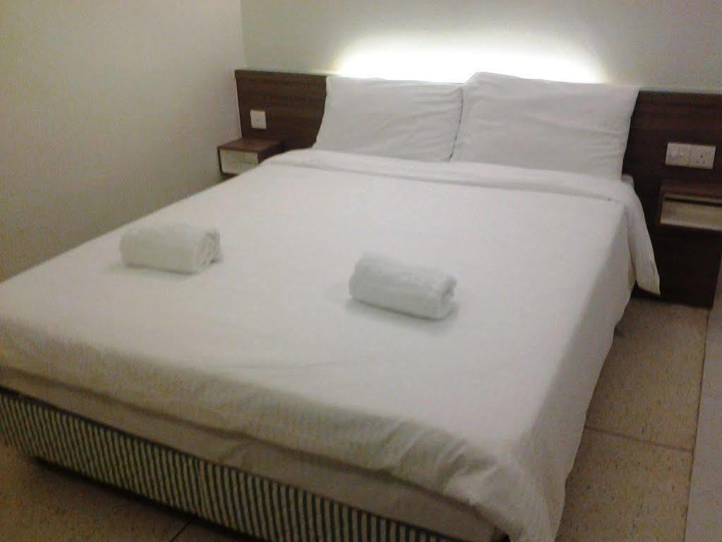 Azzahrah Rizq Hotel Malacca Kültér fotó