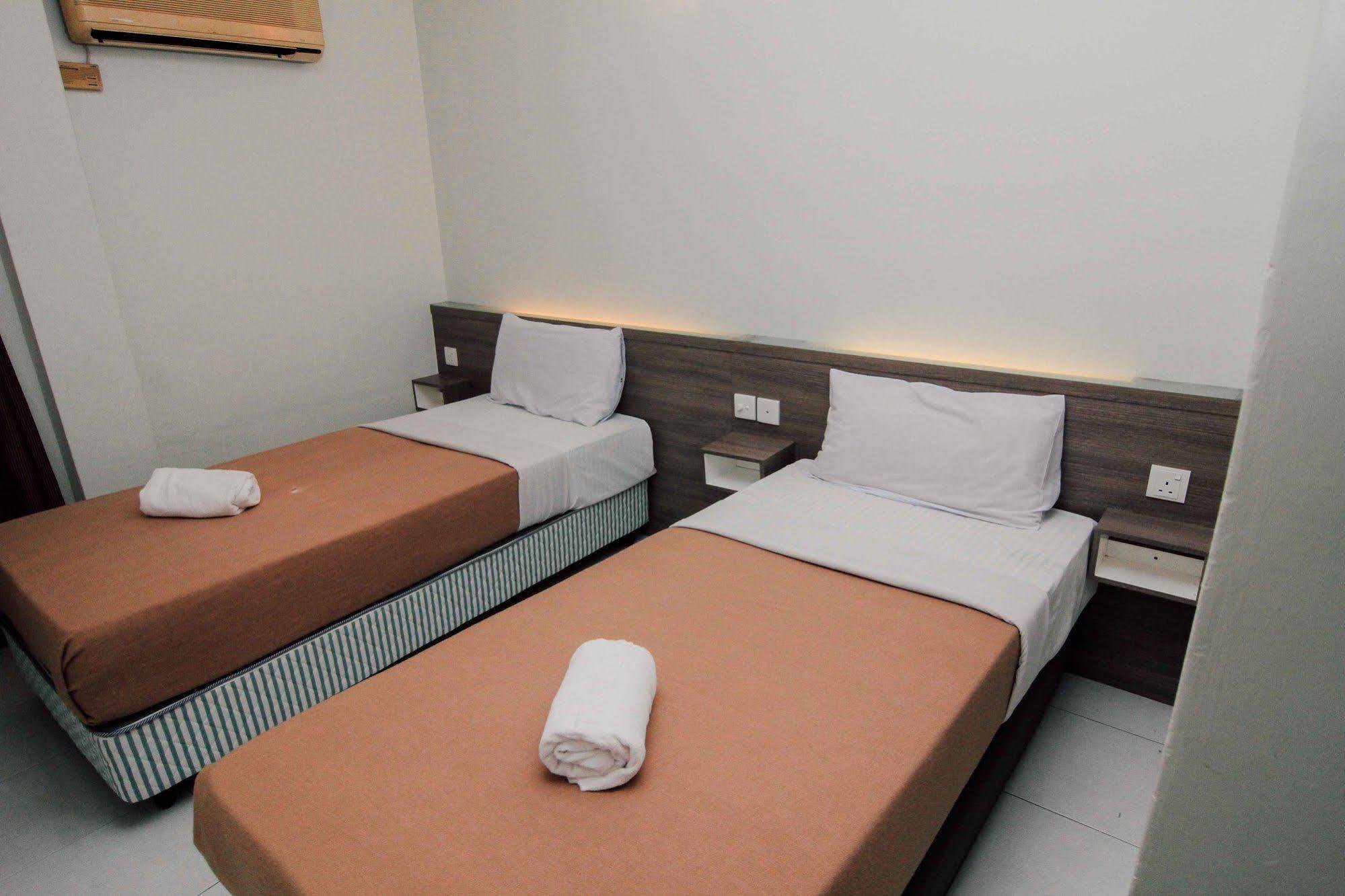 Azzahrah Rizq Hotel Malacca Kültér fotó