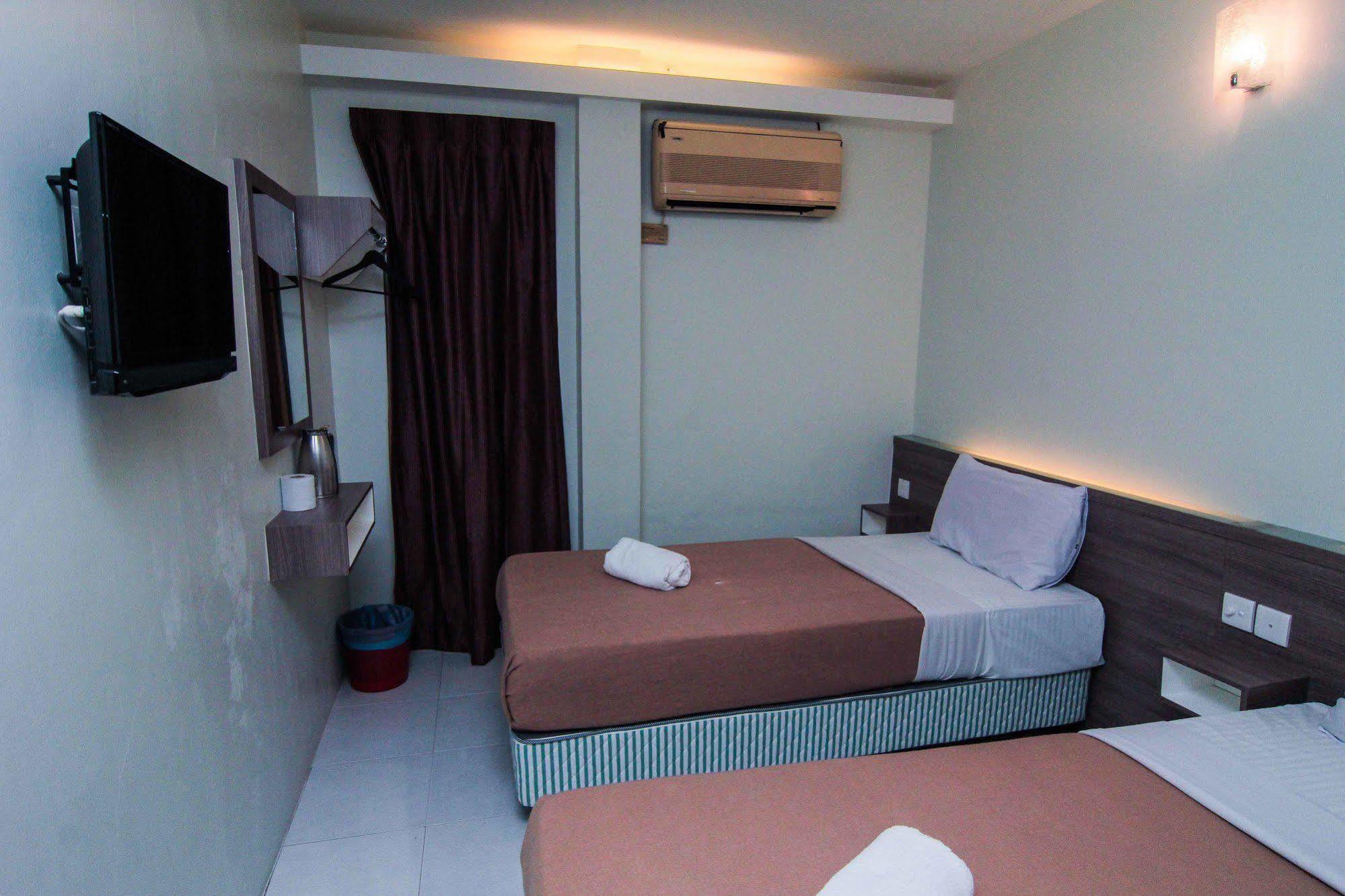 Azzahrah Rizq Hotel Malacca Kültér fotó