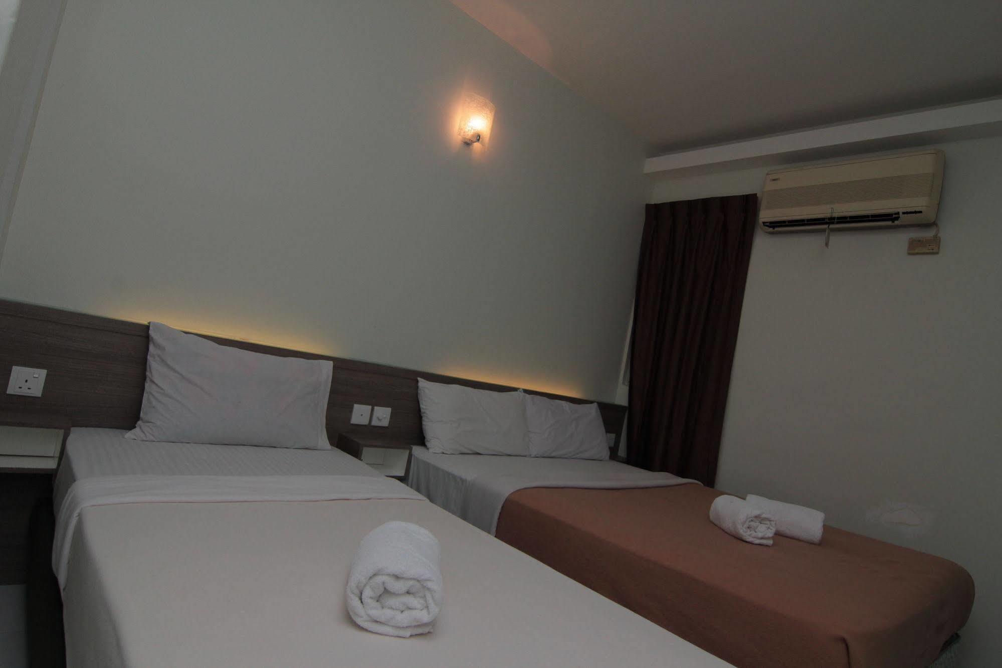 Azzahrah Rizq Hotel Malacca Kültér fotó